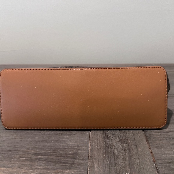 BNWT Michael Kors Logo Zip Dome Crossbody Bag - Picture 4 of 9